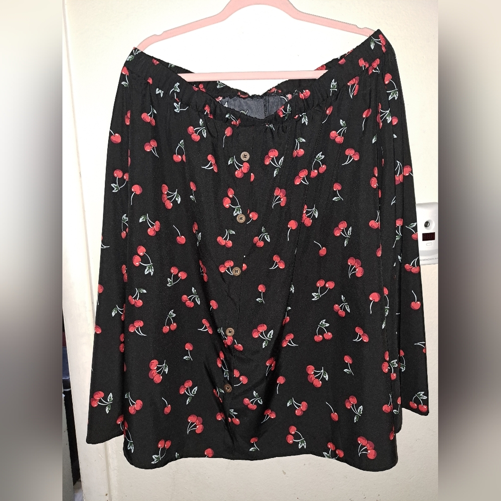 Size 16/18 Cherry skirt
